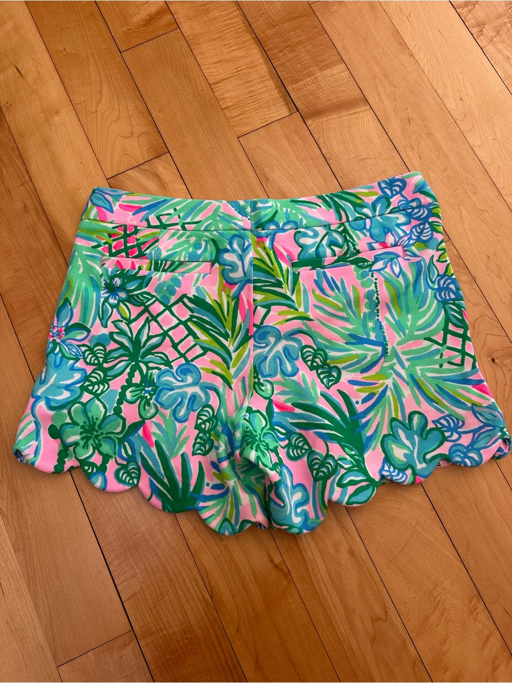 NWT Lilly Pulitzer Buttercup knit short- size 6 - Picture 2 of 4